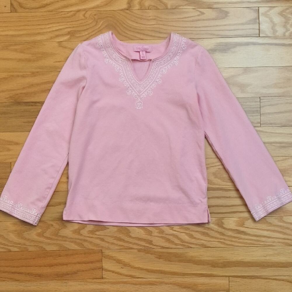 Lilly Pulitzer Light Pink Embroidered V-Neck Top, Size 8 EUC